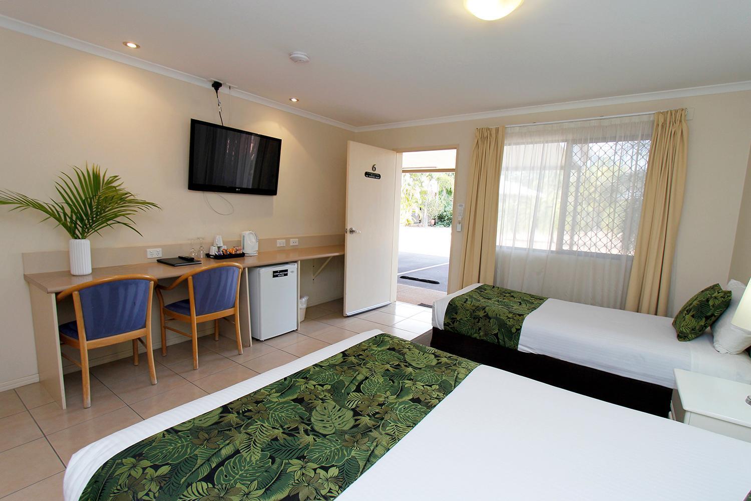 The Palms Motel Chinchilla Exterior photo